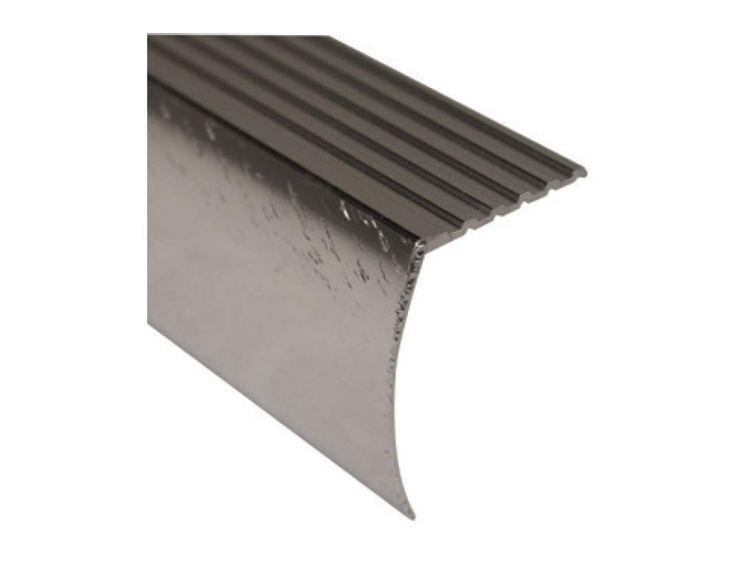 M-D PRO - Nez de marche en aluminium avec tombant, #HTI Hammered Titanium 1 5/8" x 12'