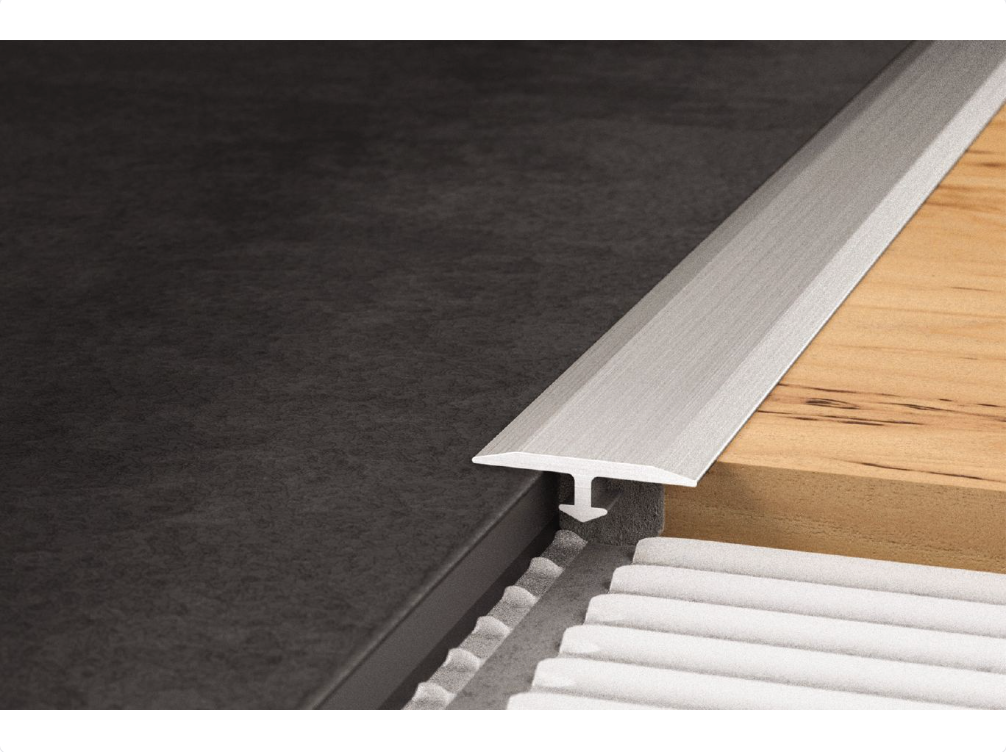 Schluter - 1/8" (3 mm) x 1" x 8' 2-1/2" - VINPRO-T Profilé en T pour la rénovation des planchers de vinyle Aluminium anodisé Chrome brossé ||VPTL3/25ACGB