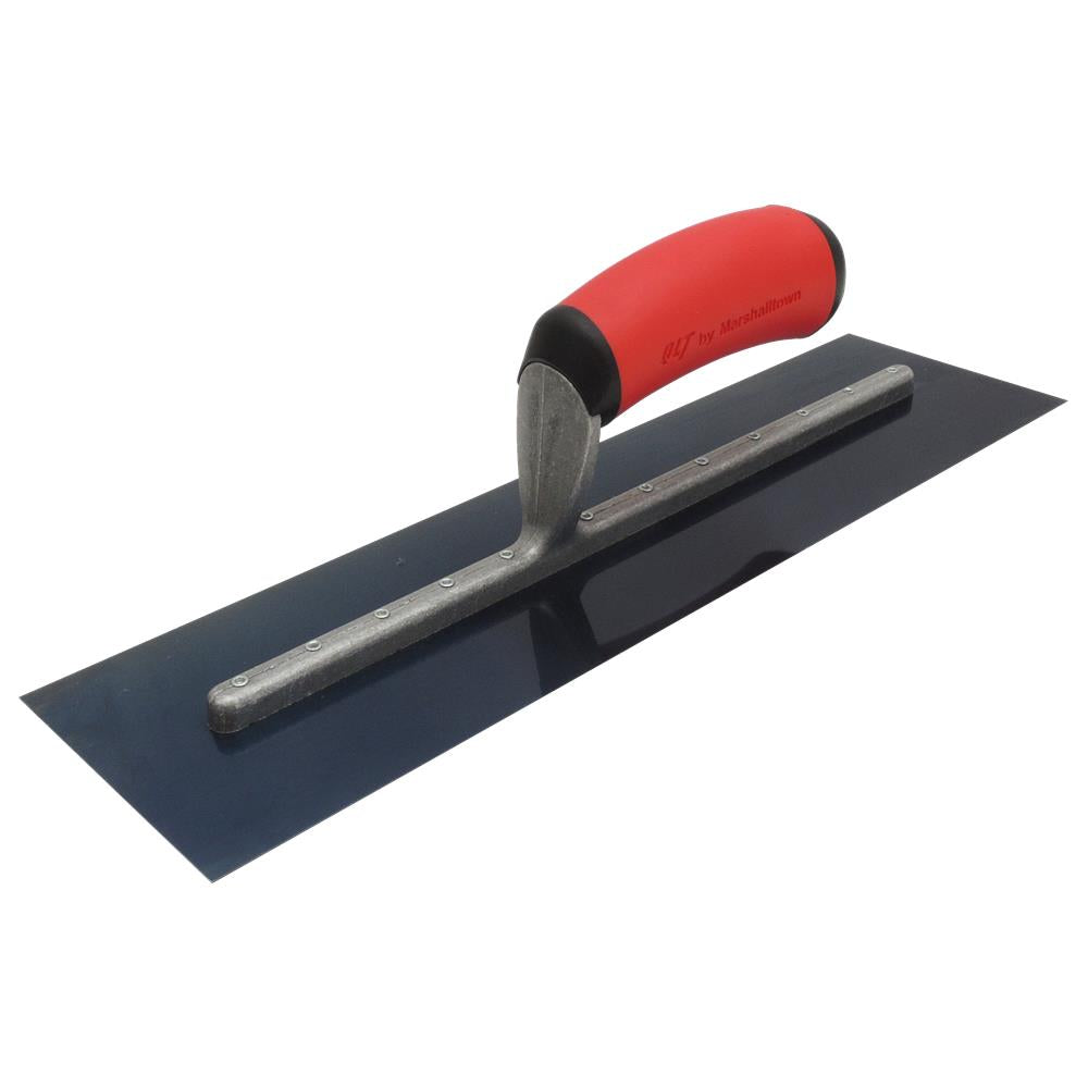 Marshalltown - Truelle de finition QLT en acier trempé bleu poli 5" x 24" avec poignée à prise souple