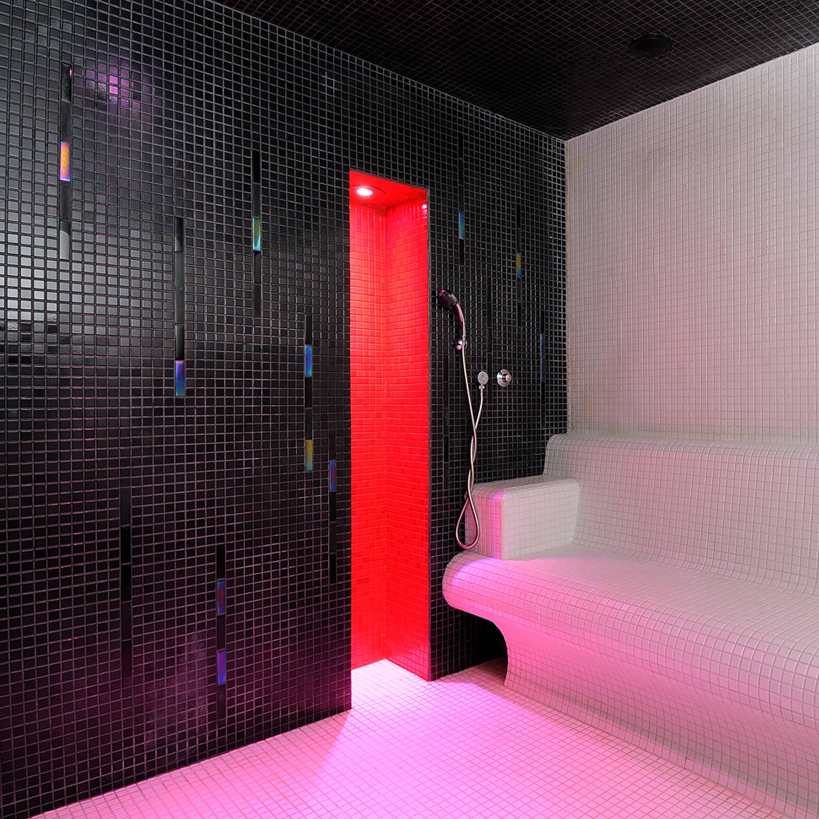 Wedi - Base de banc de douche Sanoasa Comoda front arrondi 19-11/16" x 39-3/8" x 9-7/8" ||076437500