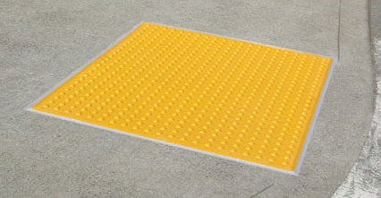 Kinesik - Tuile tactile Armor Tile à fixer en place #33538 Jaune Fédéral 36" x 60"