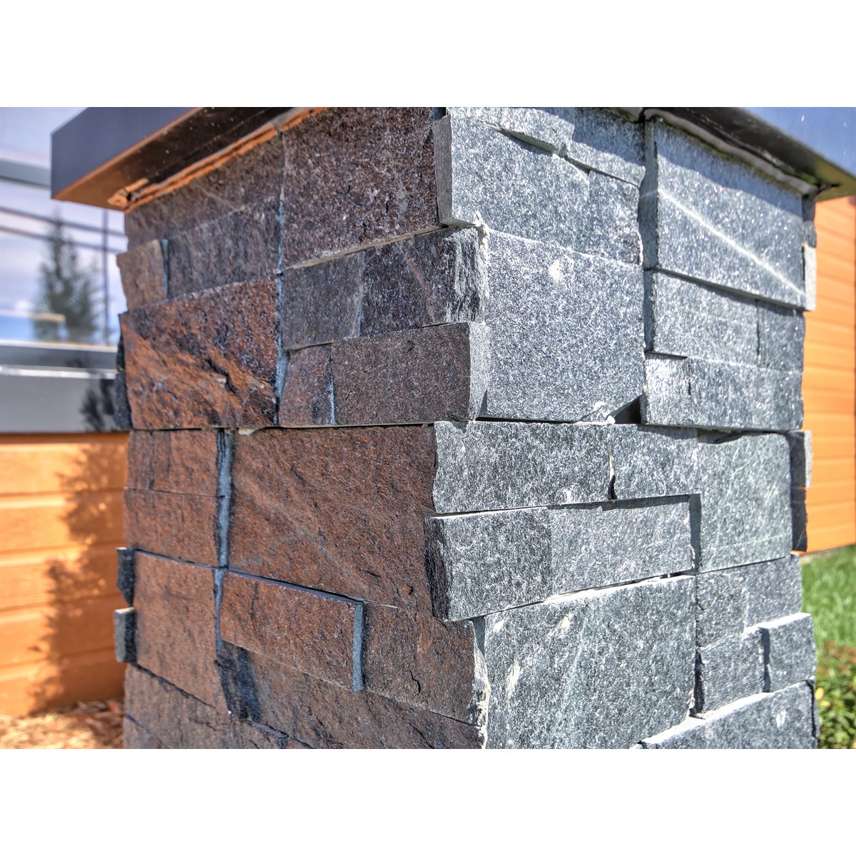 Pierres Extérieures Quartzite Noire - 6.7 pi² / boîte