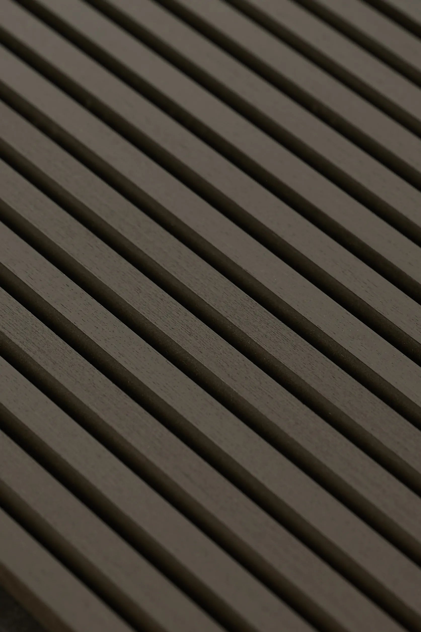 Panneau acoustique en lattes de bois noir oxyan