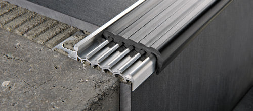 Progress Profiles - Profilé pour marche Prostair aluminium naturel avec insert en résine de vinyle/caoutchouc Noir 10 mm