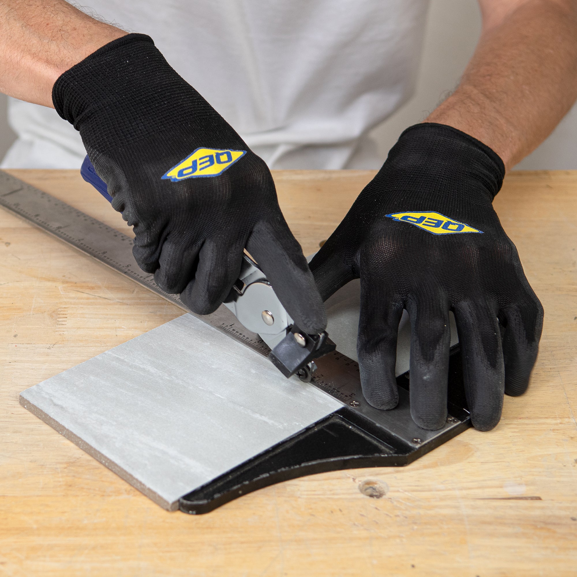 Coupe-carreaux manuel avec molette en carbure de tungstène pour les carreaux muraux en céramique jusqu'à 1/4" d'épaisseur