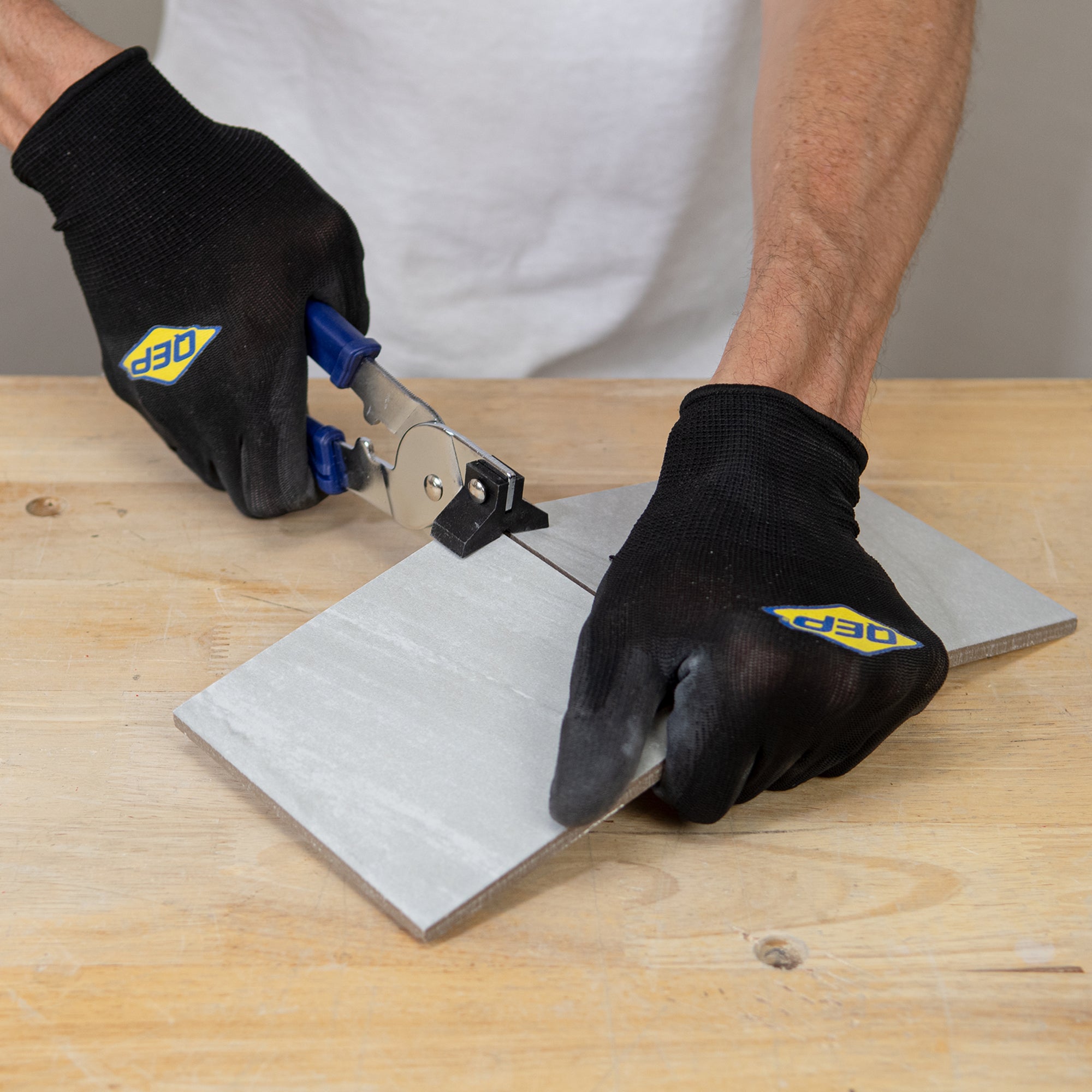 Coupe-carreaux manuel avec molette en carbure de tungstène pour les carreaux muraux en céramique jusqu'à 1/4" d'épaisseur