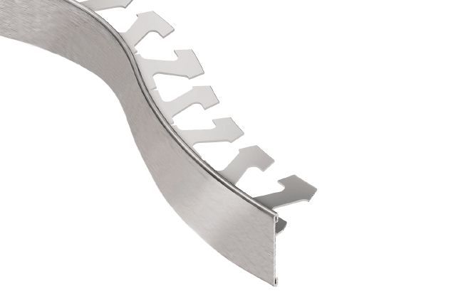 Schluter - SCHIENE-STEP Profilé radius de bordure de comptoir/marche - acier inoxydable (V2) brossé 7/16" (11 mm) x 8' 2-1/2" avec ailette verticale de 1-3/16"