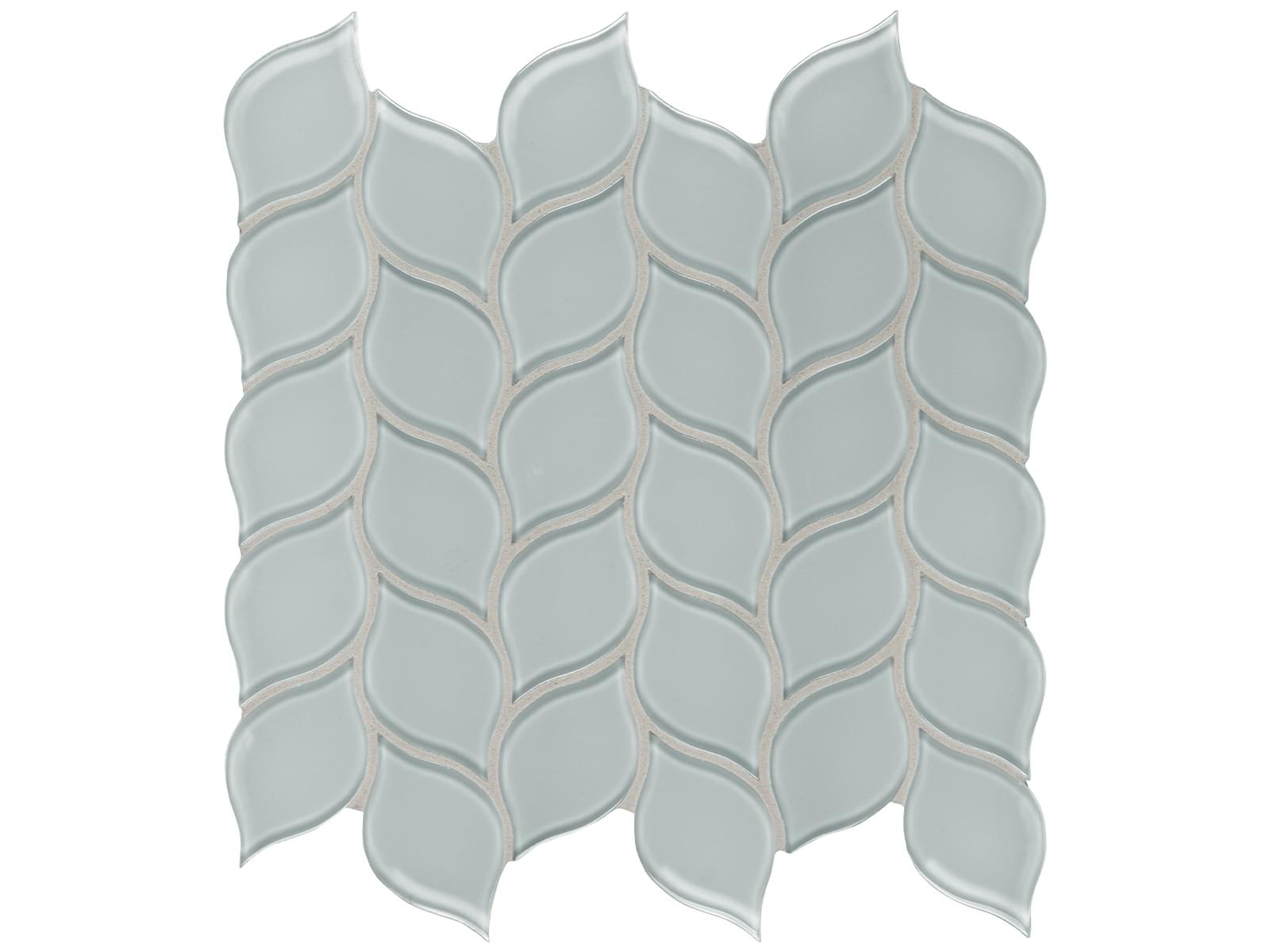Anatolia - Element - Cloud - Mosaïque de verre lustrée en pétales 30,1 x 29 cm (12 x 12 po)