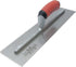 Marshalltown - Truelle à dents en V 4" x 16" en acier trempé 1/4" x 3/16" avec une poignée souple DuraSoft