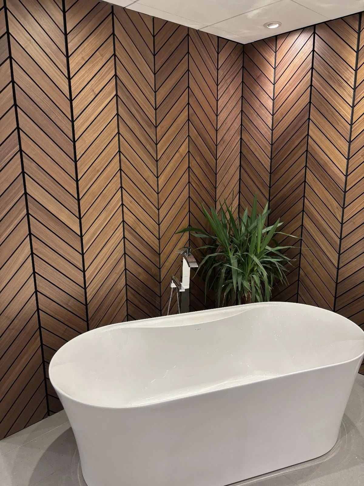 Panneau acoustique en chevron noyer - Ceramed