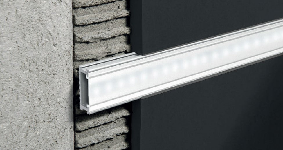 Progress Profiles - Moulure décorative pour bordure de céramique avec bande LED intégrée Prolistel LED aluminium anodisé argent 5/16" x 25/32" x 8' 10-5/16"