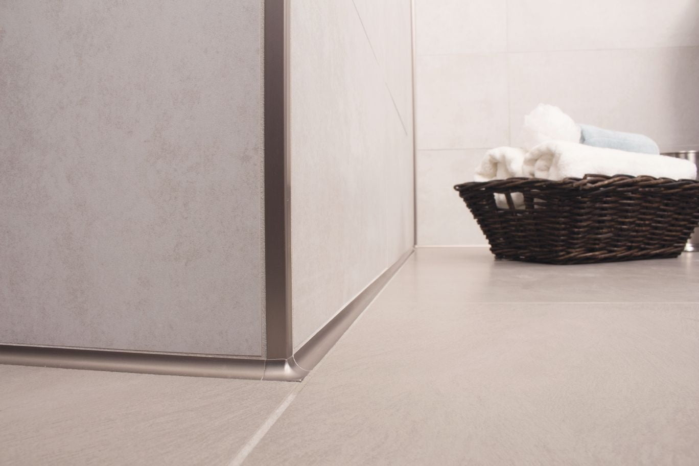 Schluter - DILEX-AHK - Coin intérieur 90° avec un radius de 3/8" - alum. anodisé nickel mat ||I90/AHK1S/AT - Ceramed