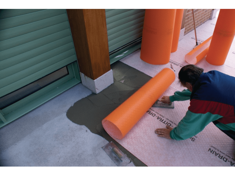 Schluter - DITRA-DRAIN - Membrane de drainage - 3' 3" x 33' ||DITRA-DRAIN10M - Ceramed