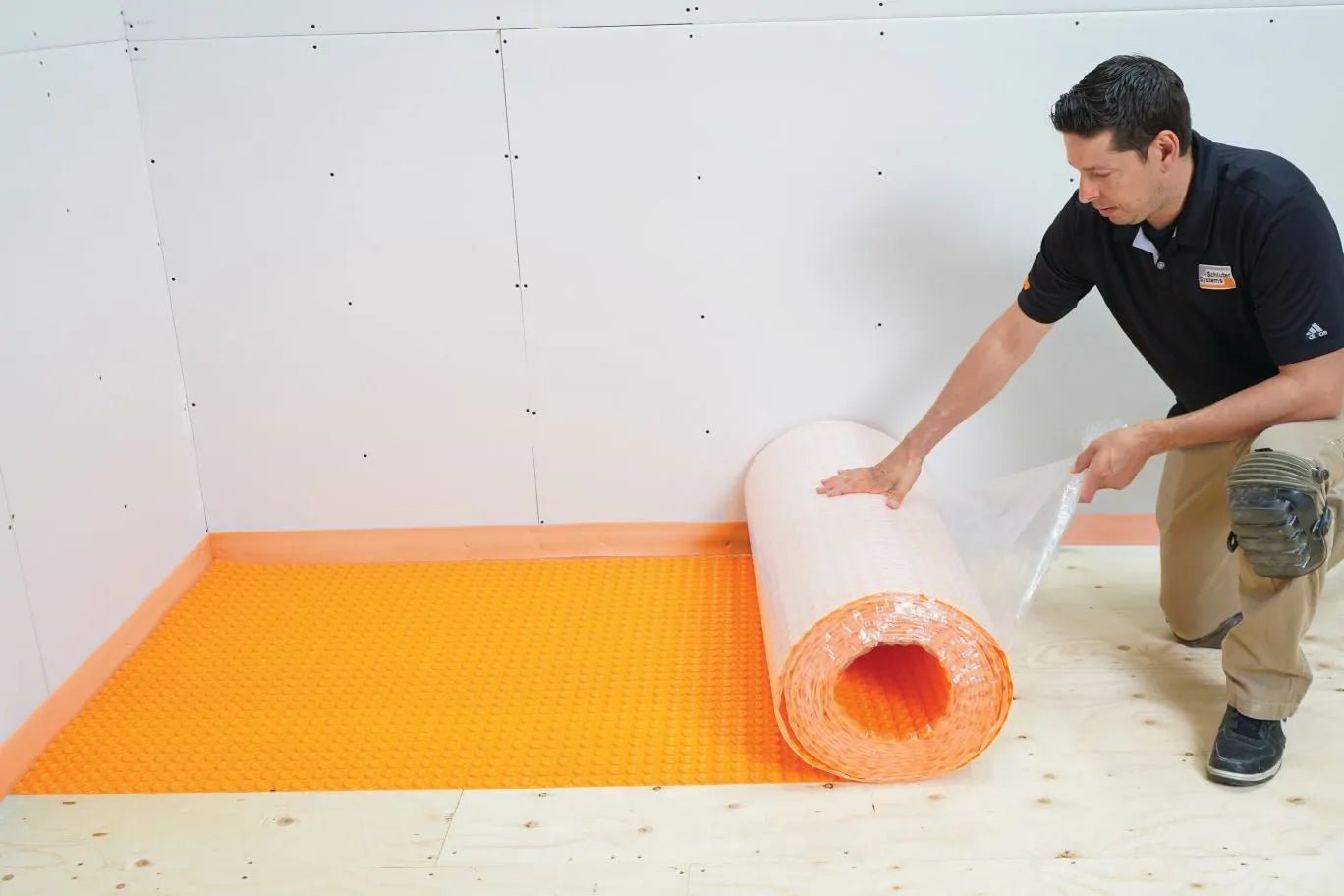 Schluter - DITRA-HEAT - (134.5 pi²) 5 mm - PS Membrane de désolidarisation autocollante en rouleau pour plancher chauffant - 2' 7" x 41' 1" ||DHPS512M - Ceramed
