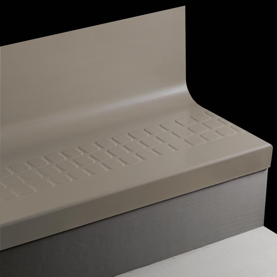 Tarkett - Marche d'escalier en caoutchouc avec contremarche intégrée Angle Fit Raised Square #48 Grey avec Insert 60"