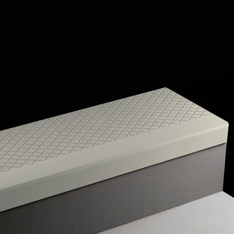 Tarkett - Marche d'escalier en caoutchouc Angle Fit Diamond #21 Platinum 72"