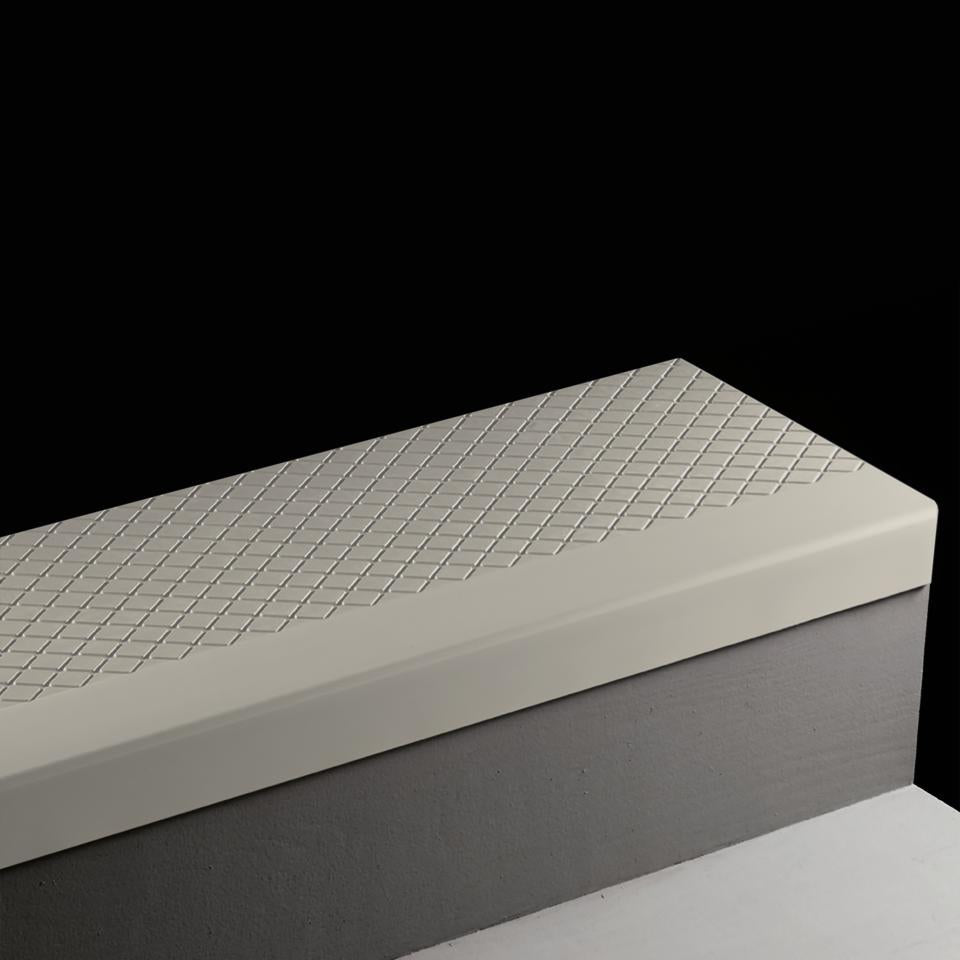 Tarkett - Marche d'escalier en caoutchouc Angle Fit Diamond #23 Vapor Grey avec bande antidérapante 60"