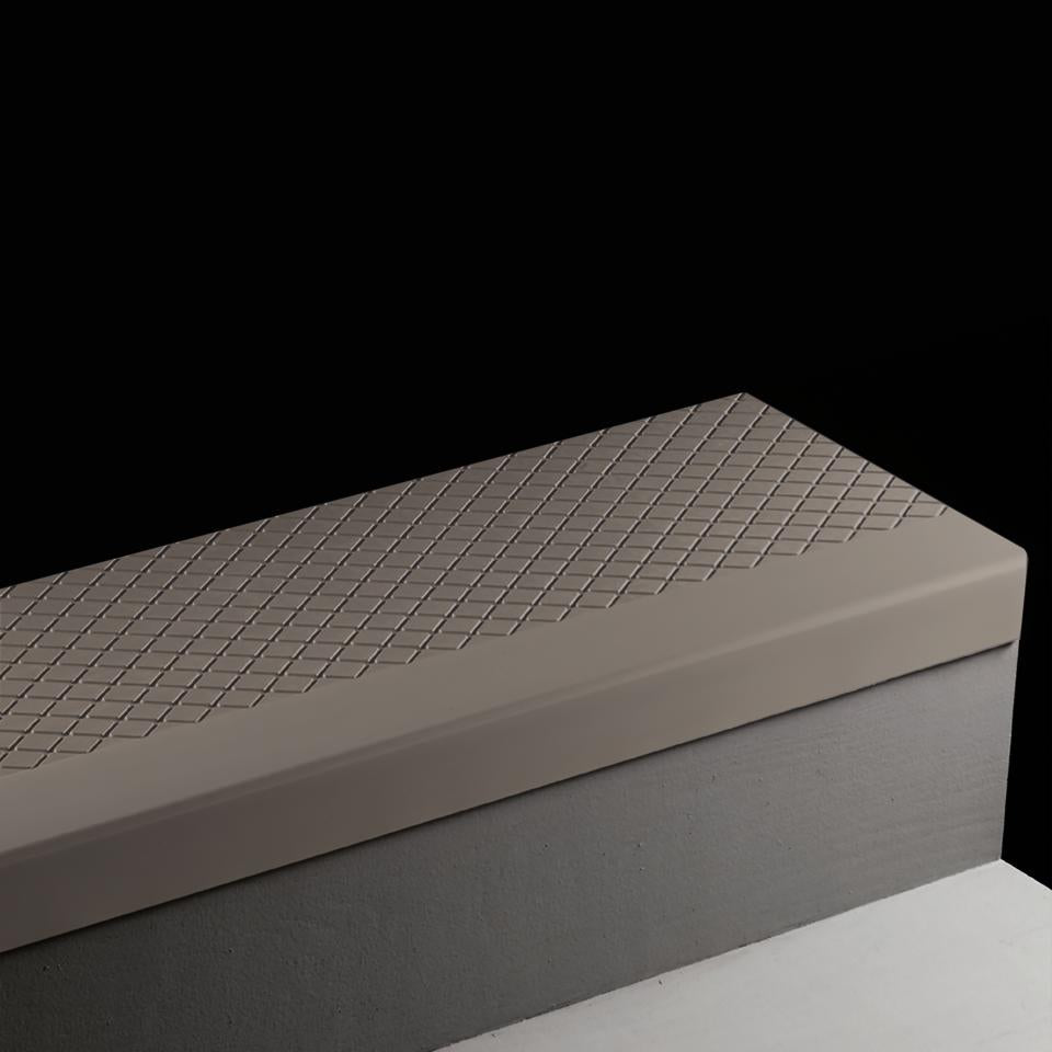 Tarkett - Marche d'escalier en caoutchouc Angle Fit Diamond #47 Brown 36"