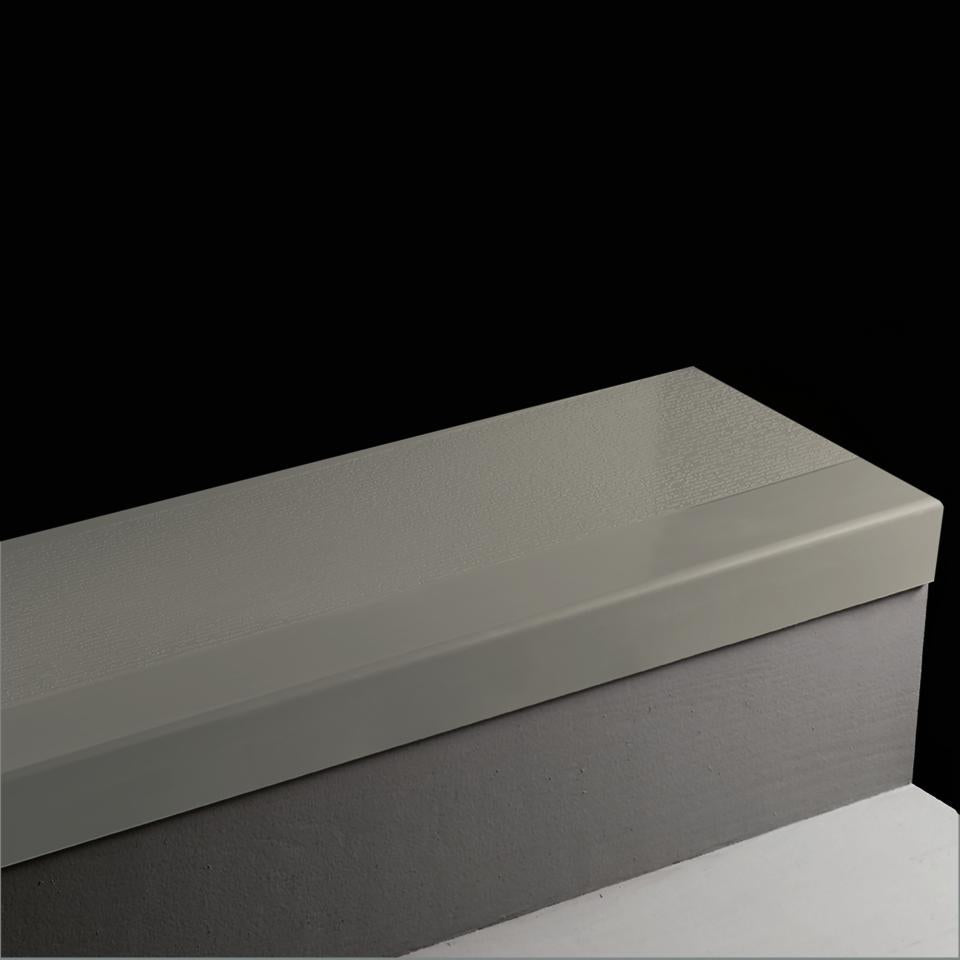 Tarkett - Marche d'escalier en caoutchouc Angle Fit FastLane #28 Medium Grey avec bande antidérapante 48"