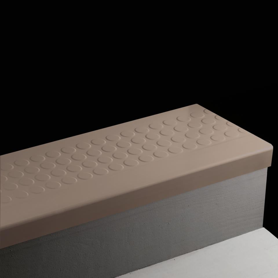Tarkett - Marche d'escalier en caoutchouc Angle Fit Raised Round #132 Espresso 48"
