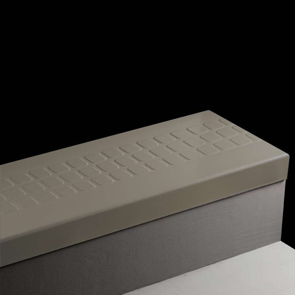 Tarkett - Marche d'escalier en caoutchouc Angle Fit - RNSQ 20 SQ Raised Square #20 Charcoal No insert 48"