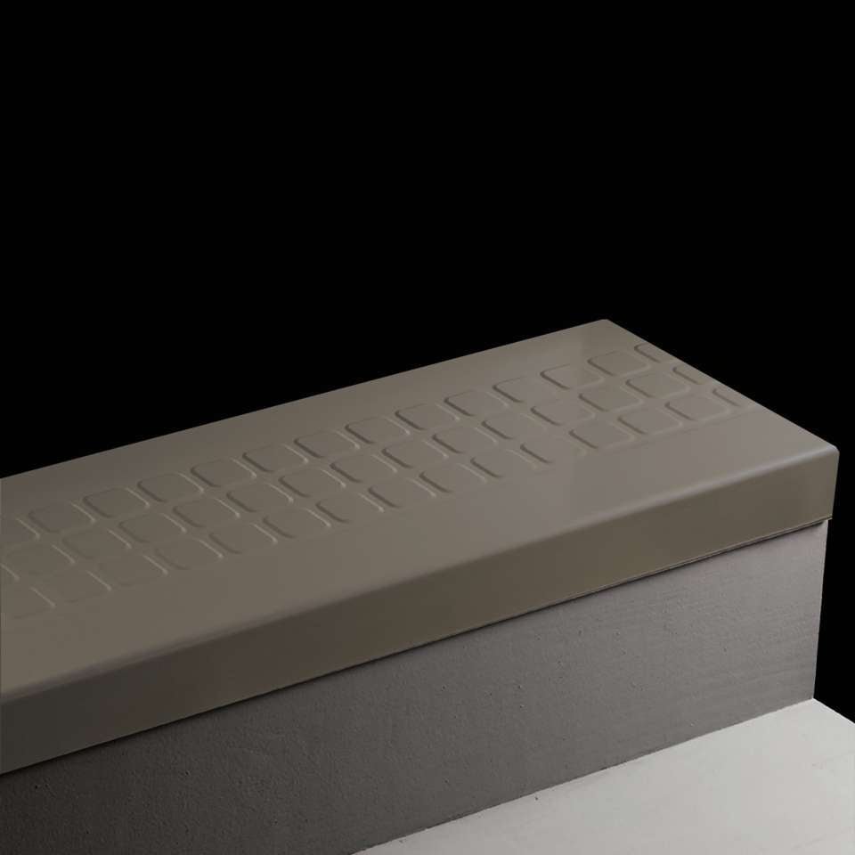Tarkett - Marche d'escalier en caoutchouc Angle Fit - RNSQ 40 SQ Raised Square #40 Black No insert 72"