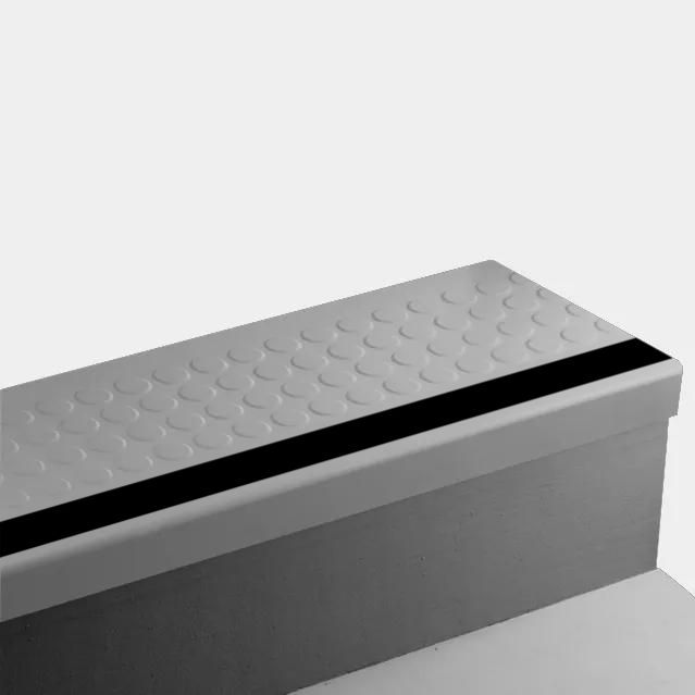 Tarkett - Marche d'escalier en caoutchouc Angle Fit - VIRNRDS 38 SQ Raised Round 38 Pewter - avec insert en caoutchouc 40 Black 60" ||VIRNRDS3860 - Ceramed