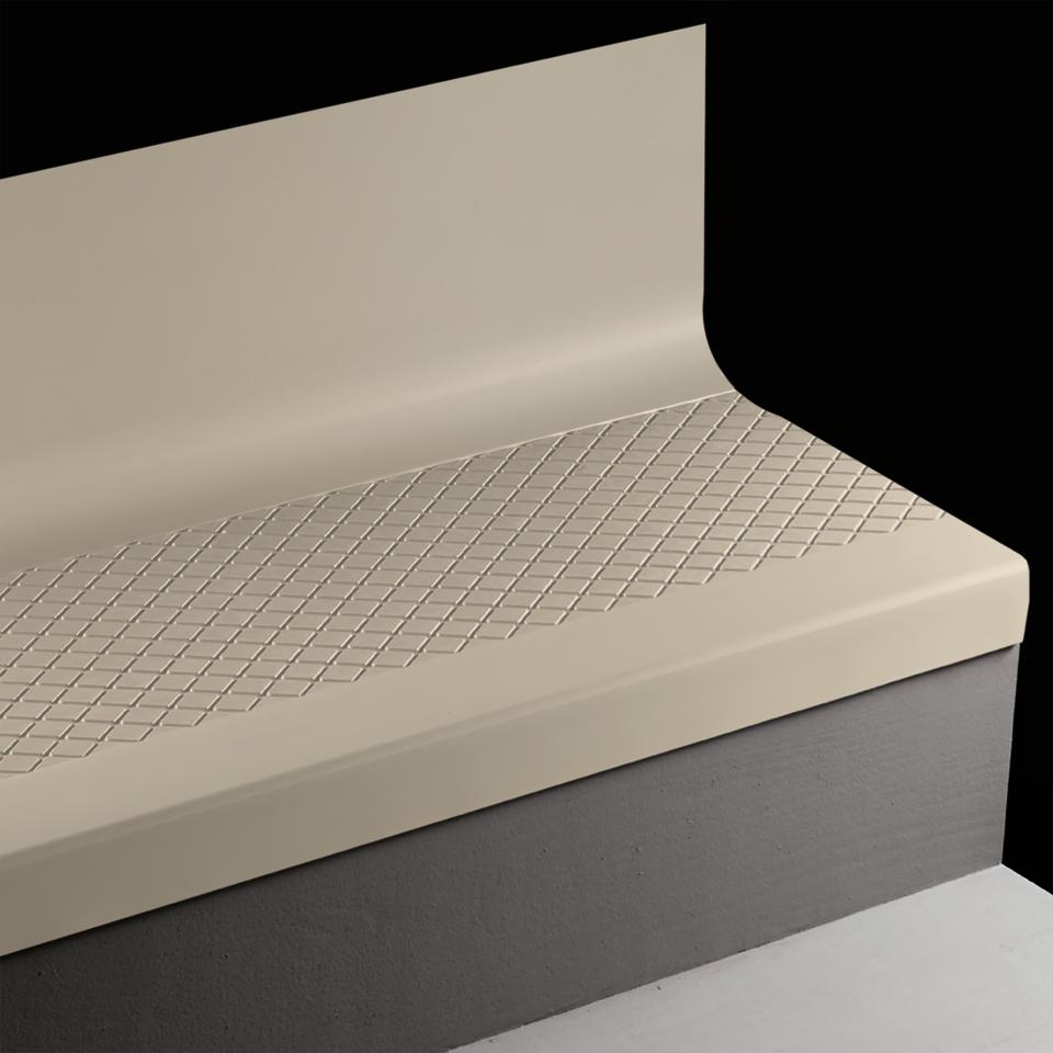 Tarkett - Marche d'escalier en caoutchouc avec contremarche intégrée Angle Fit Diamond #22 Pearl avec bande antidérapante 72"