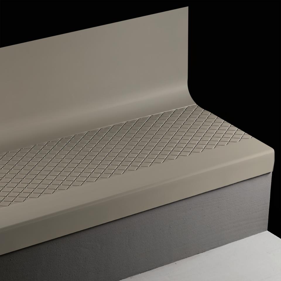 Tarkett - Marche d'escalier en caoutchouc avec contremarche intégrée Angle Fit Diamond #29 Moon Rock avec bande antidérapante 42"