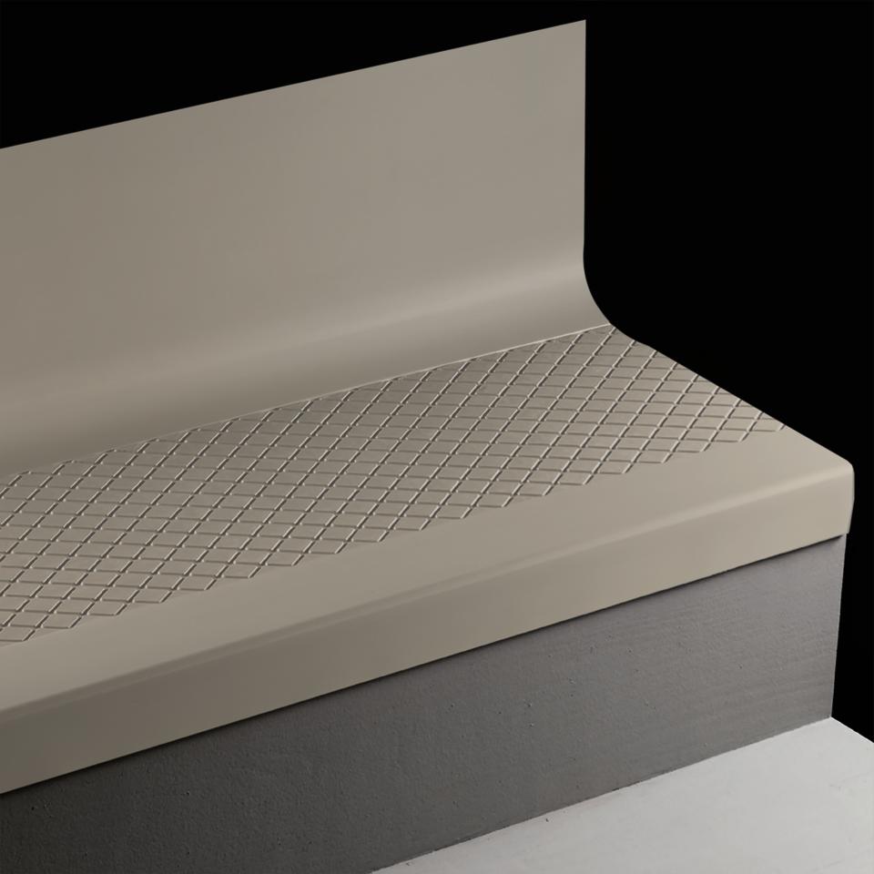 Tarkett - Marche d'escalier en caoutchouc avec contremarche intégrée Angle Fit Diamond #32 Pebble 48"