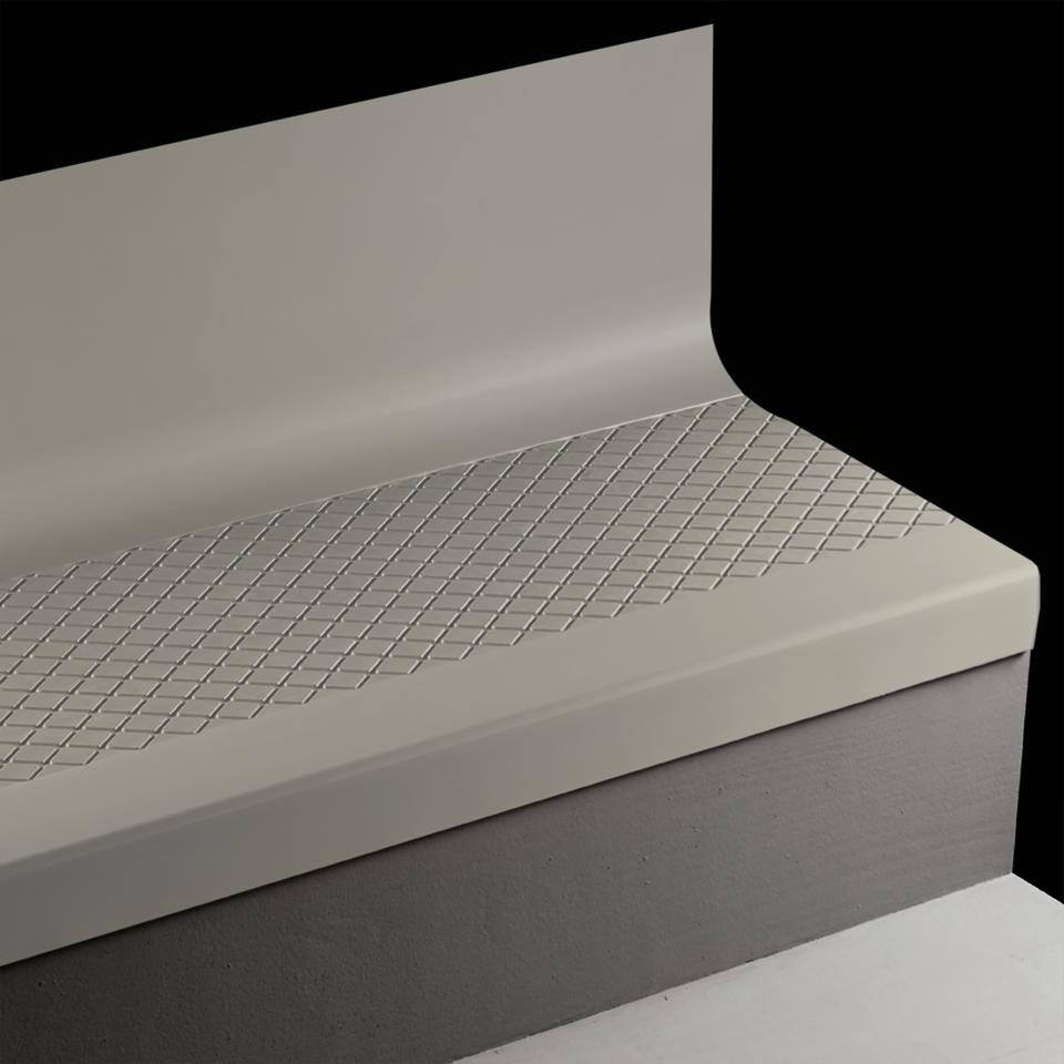 Tarkett - Marche d'escalier en caoutchouc avec contremarche intégrée Angle Fit Diamond #38 Pewter avec bande antidérapante 72"