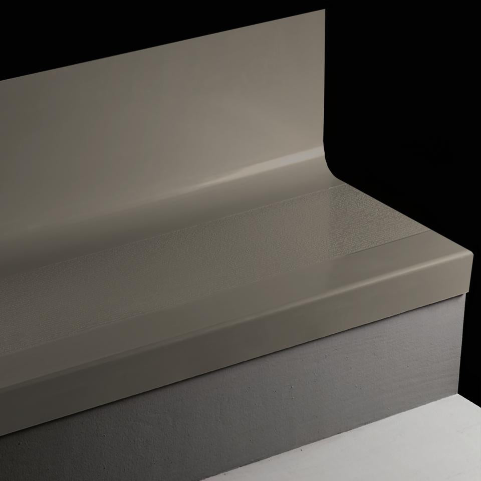 Tarkett - Marche d'escalier en caoutchouc avec contremarche intégrée Angle Fit FastLane #63 Burnt Umber avec bande antidérapante 42"