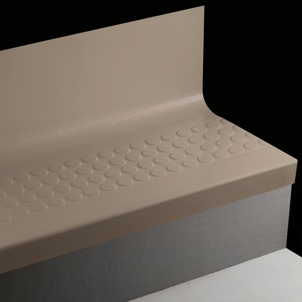 Tarkett - Marche d'escalier en caoutchouc avec contremarche intégrée Angle Fit Raised Round #76 Cinnamon 36"
