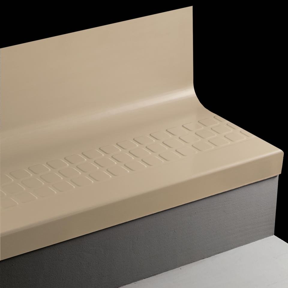 Tarkett - Marche d'escalier en caoutchouc avec contremarche intégrée Angle Fit Raised Square #129 Silk avec bande antidérapante 36"