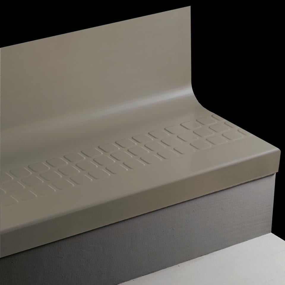 Tarkett - Marche d'escalier en caoutchouc avec contremarche intégrée Angle Fit Raised Square #20 Charcoal avec Insert 108"
