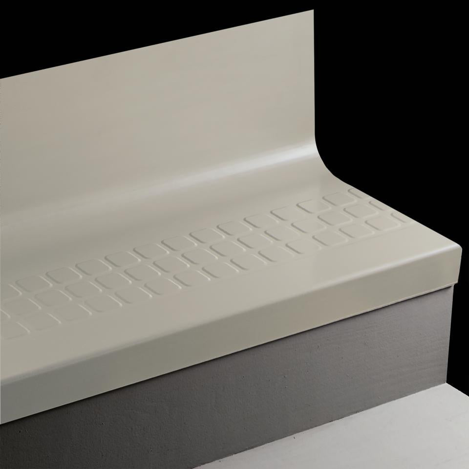 Tarkett - Marche d'escalier en caoutchouc avec contremarche intégrée Angle Fit Raised Square #21 Platinum avec bande antidérapante 48"