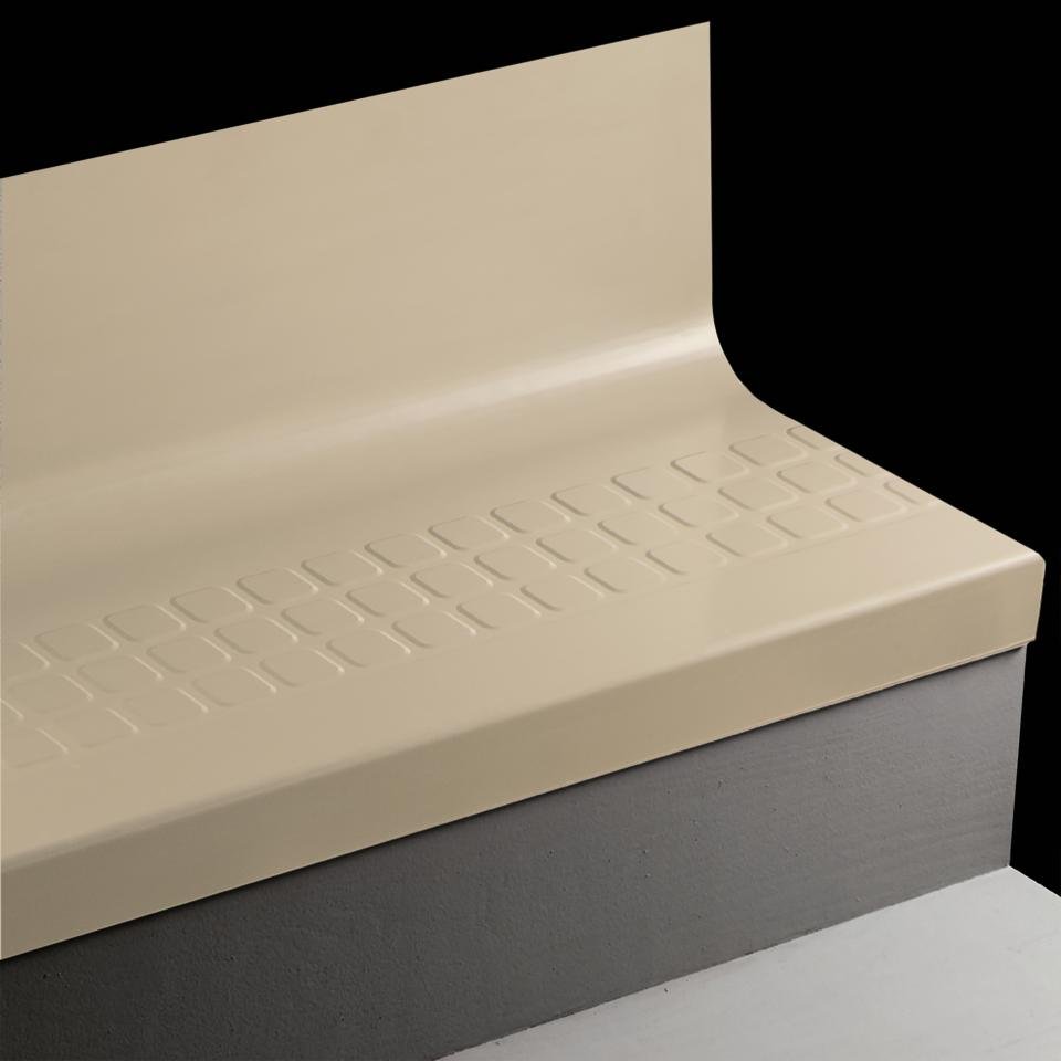 Tarkett - Marche d'escalier en caoutchouc avec contremarche intégrée Angle Fit Raised Square #34 Almond avec bande antidérapante 54"