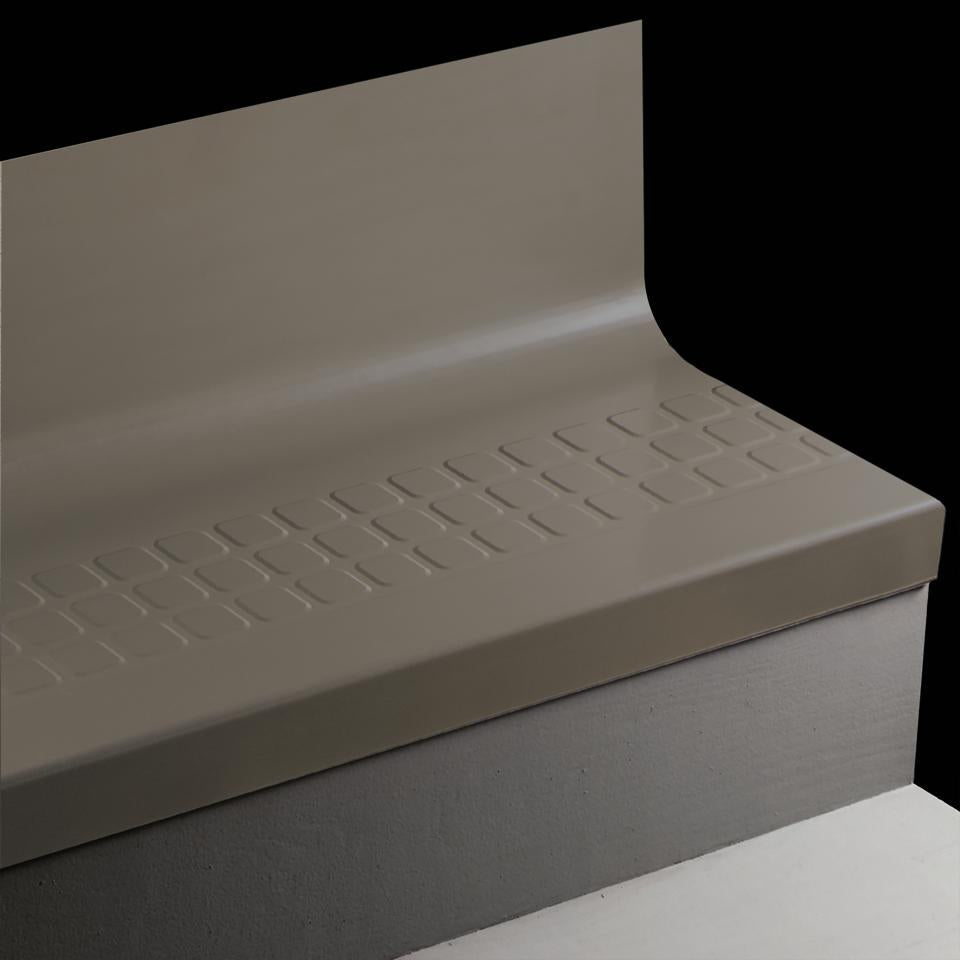 Tarkett - Marche d'escalier en caoutchouc avec contremarche intégrée Angle Fit Raised Square #40 Black avec bande antidérapante 54"