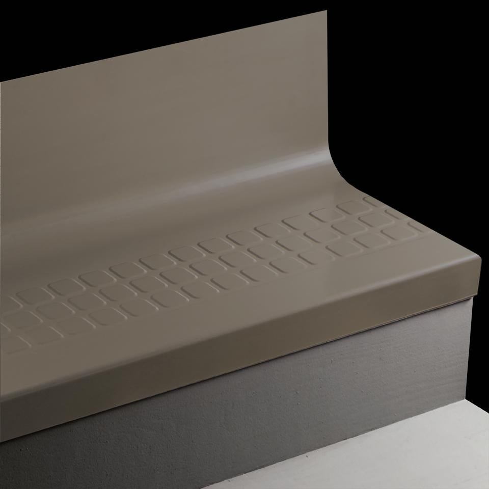 Tarkett - Marche d'escalier en caoutchouc avec contremarche intégrée Angle Fit Raised Square #44 Dark Brown avec bande antidérapante 48"