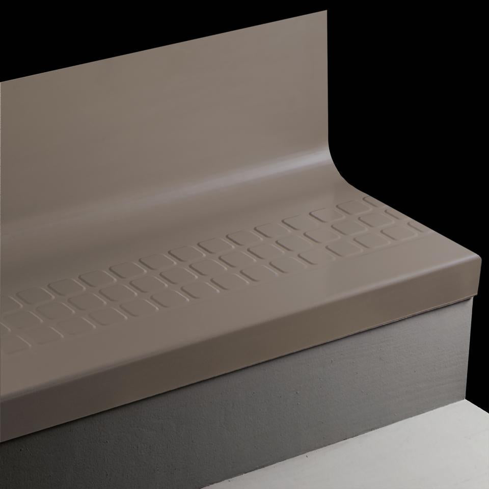 Tarkett - Marche d'escalier en caoutchouc avec contremarche intégrée Angle Fit Raised Square #47 Brown avec Insert 36"