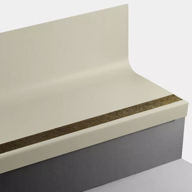 Tarkett - Marche d'escalier en caoutchouc avec contremarche intégrée Angle Fit - VIHNTRSPS VE3 SQ Hammered VE3 Spokane Warm - avec insert de ruban antidérapant brun 60" ||VIHNTRSPVE360 - Ceramed