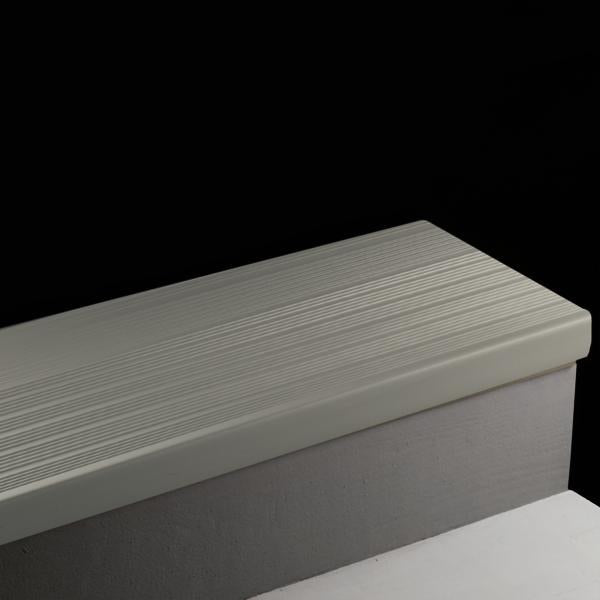 Tarkett - Vinyl Stair Treads #28 Medium Grey nez rond Safe-T-Rib avec Bande antidérapante noir 12' (paquet de 5)