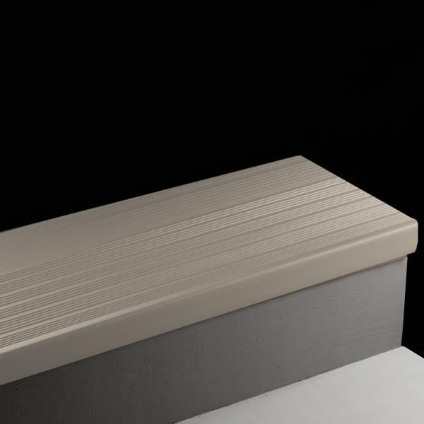 Tarkett - Vinyl Stair Treads #55 Silver Grey nez rond Safe-T-Rib avec Sans Insert 12' (paquet de 5)