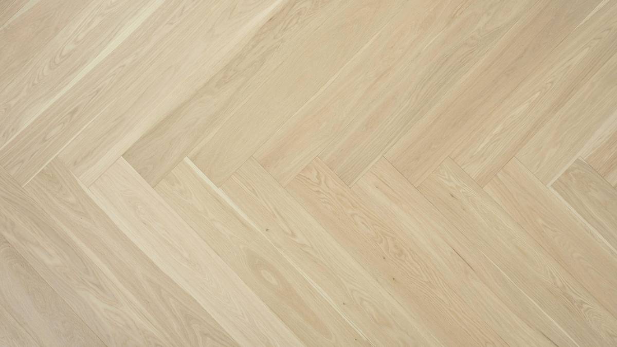 Vidar - Herringbone - Yukon - Plancher de bois d'ingénierie à bâtons rompus en chêne blanc européen, grade Select (ABC) - 5" x 3/4" x 30"