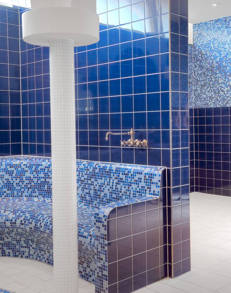 Wedi - Base de banc de douche Sanoasa Comoda front arrondi 19-11/16" x 39-3/8" x 9-7/8" ||076437500 - Ceramed